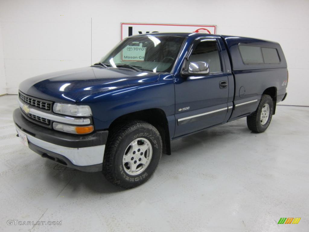 1999 Silverado 1500 LS Regular Cab 4x4 - Indigo Blue Metallic / Graphite photo #1