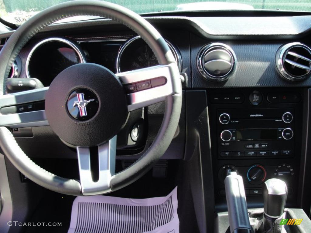 2008 Ford Mustang GT Premium Coupe Dark Charcoal Dashboard Photo #46699389
