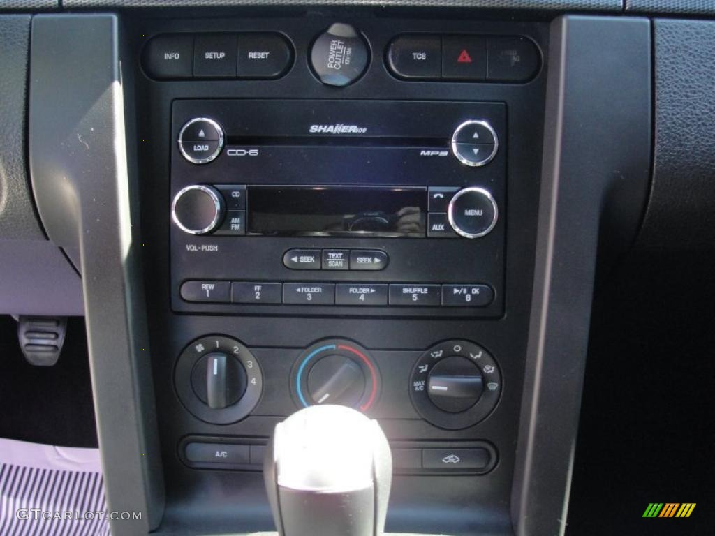 2008 Ford Mustang GT Premium Coupe Controls Photo #46699407
