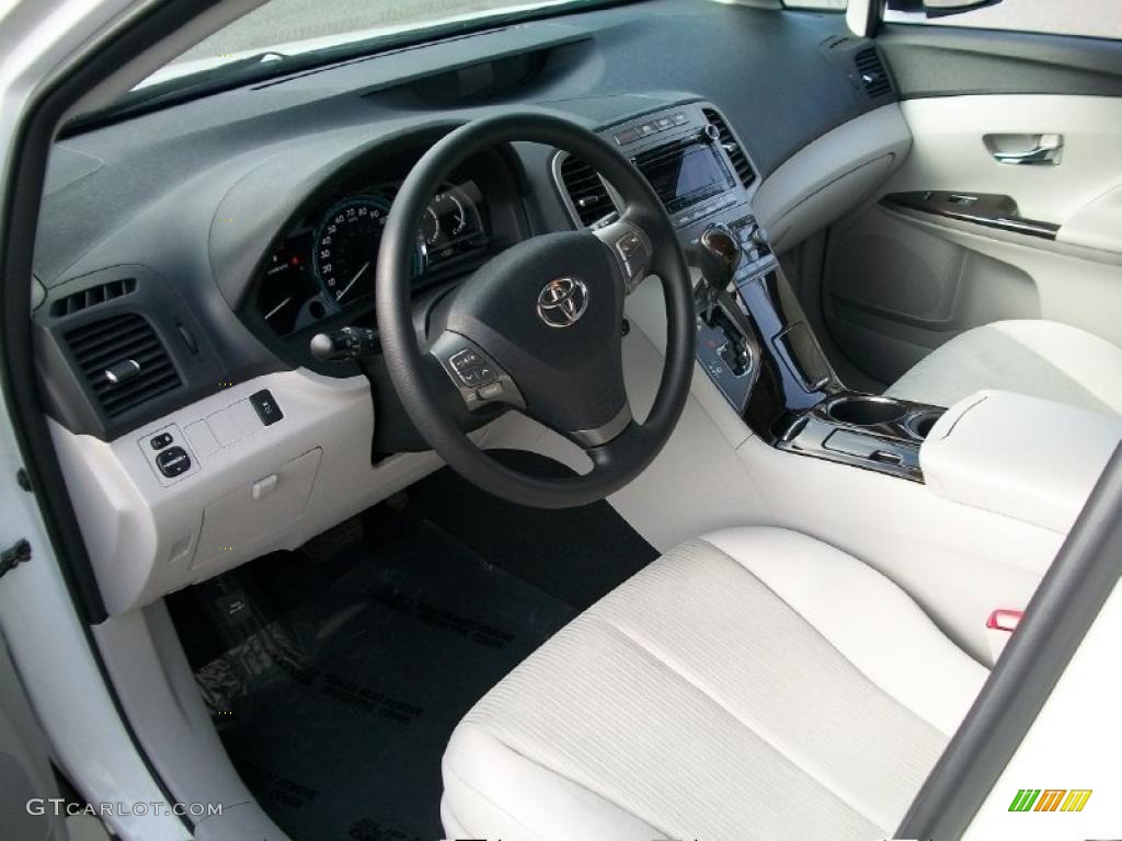 Ivory Interior 2010 Toyota Venza I4 Photo #46700457