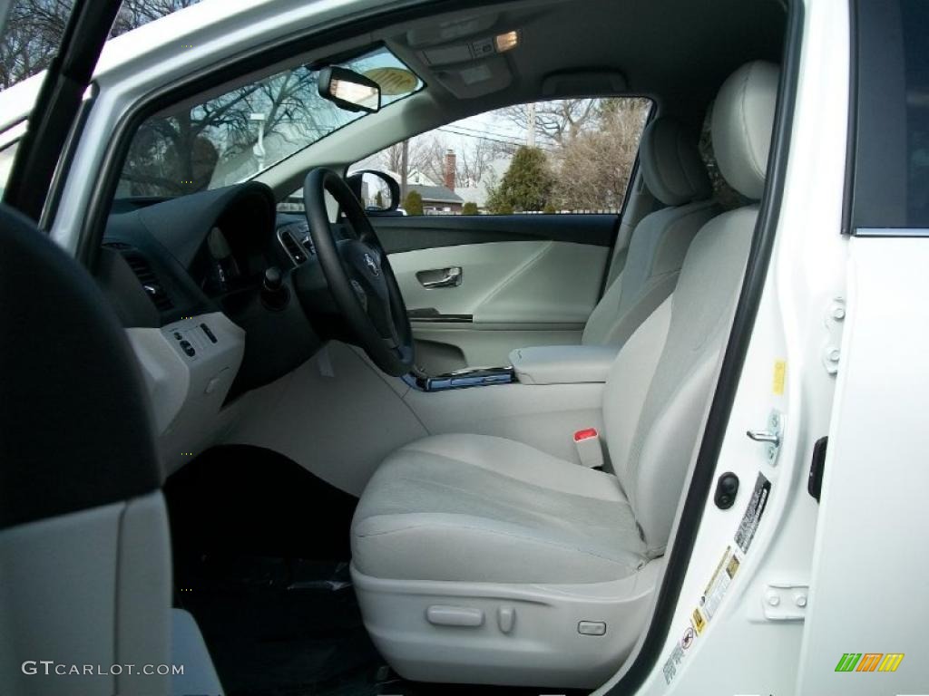 Ivory Interior 2010 Toyota Venza I4 Photo #46700487