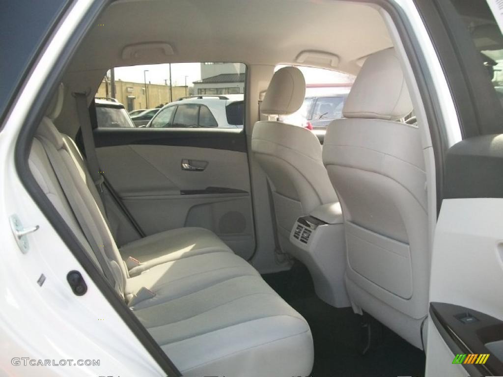 Ivory Interior 2010 Toyota Venza I4 Photo #46700655