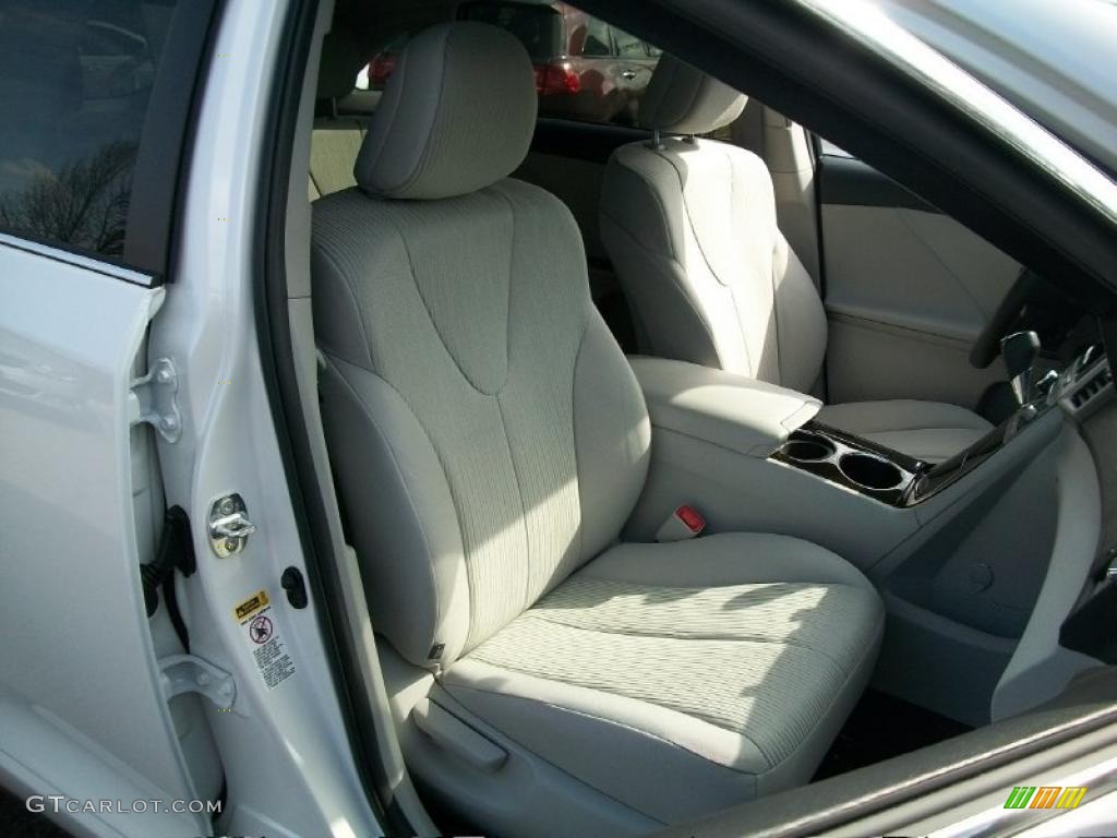 Ivory Interior 2010 Toyota Venza I4 Photo #46700721