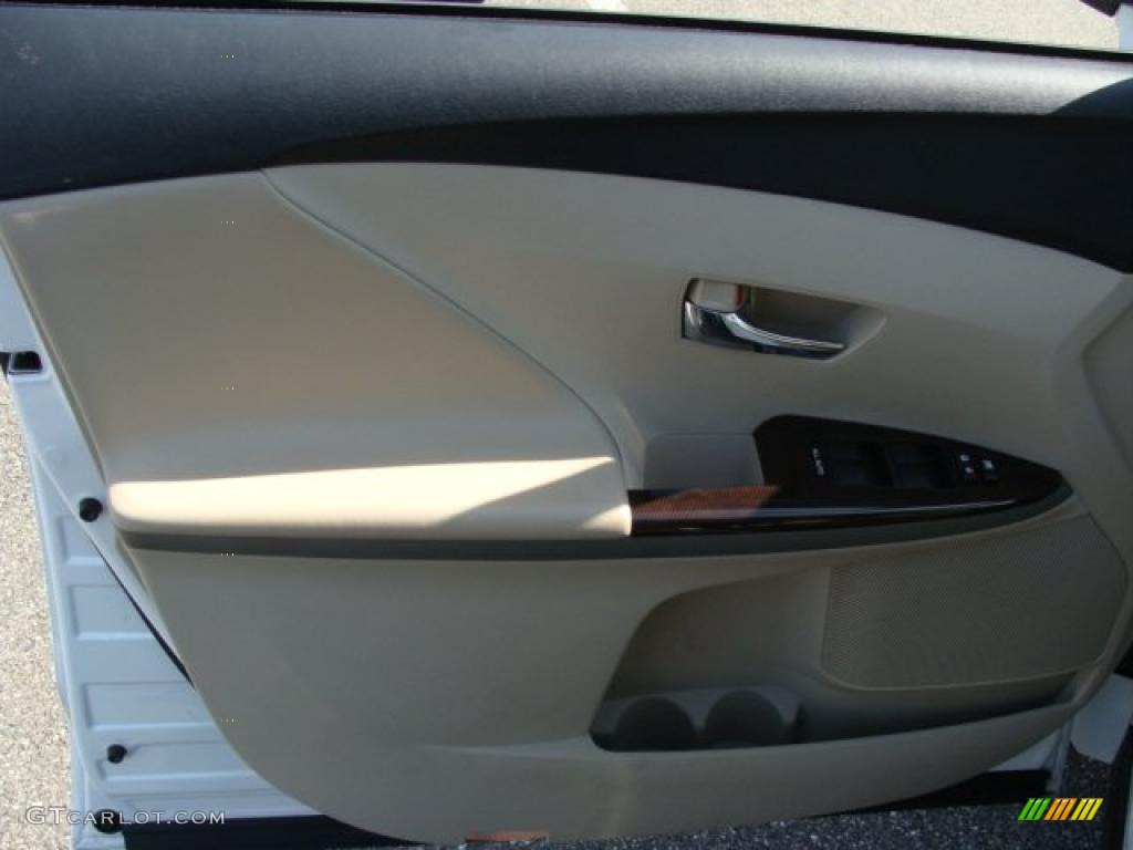 2009 Toyota Venza I4 Ivory Door Panel Photo #46701666