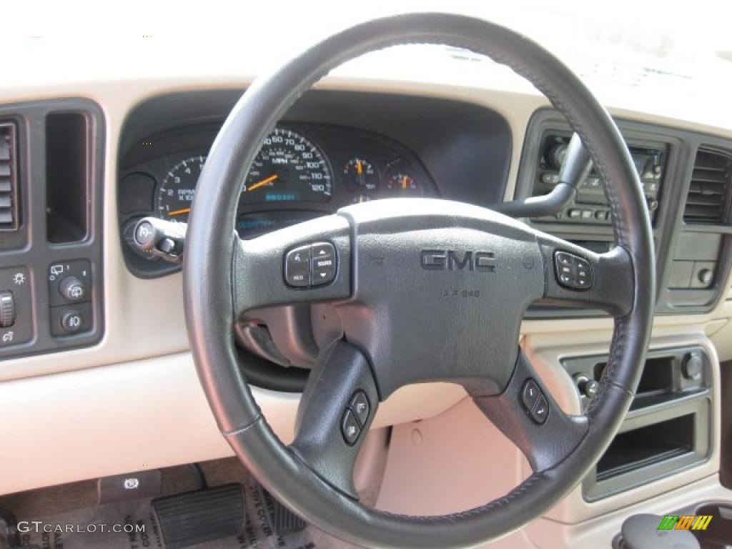 2005 GMC Yukon SLT Neutral/Shale Steering Wheel Photo #46701744