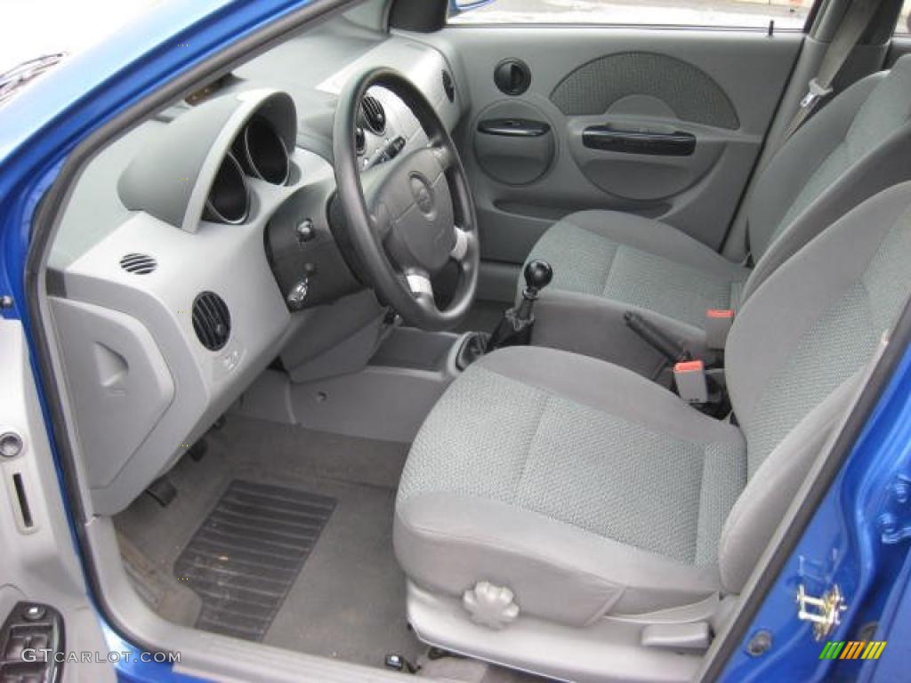 2004 Aveo LS Hatchback - Bright Blue Metallic / Gray photo #13