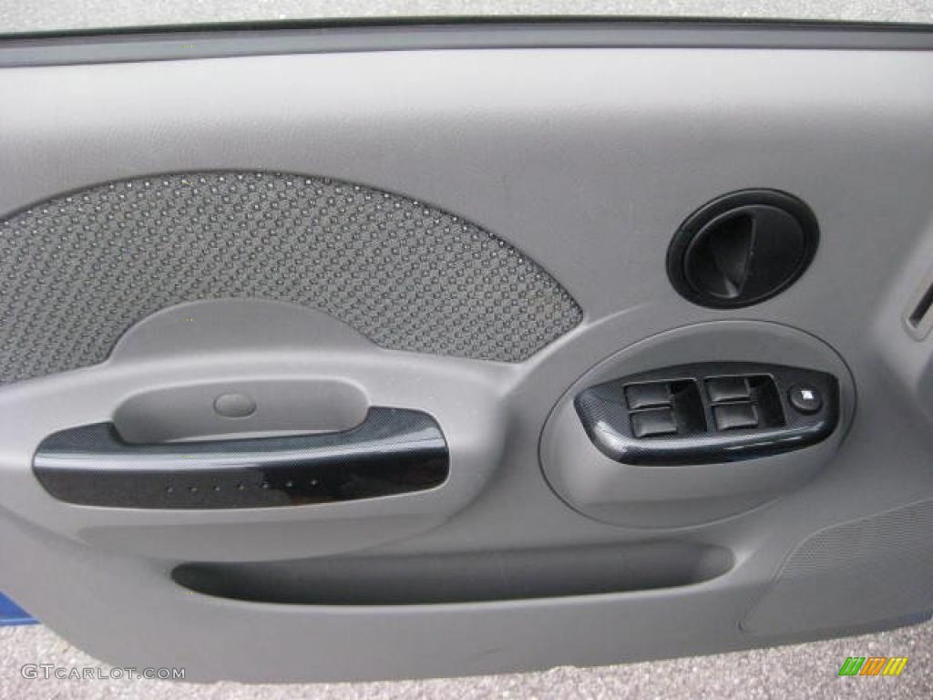 2004 Aveo LS Hatchback - Bright Blue Metallic / Gray photo #15
