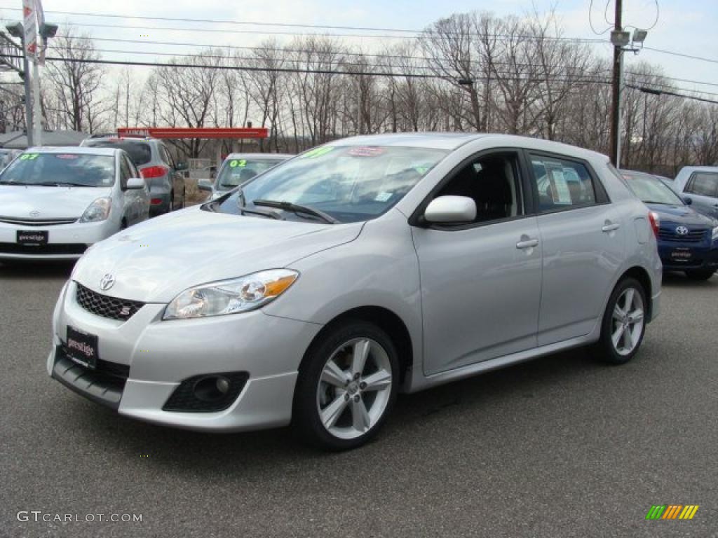 Classic Silver Metallic 2009 Toyota Matrix S Exterior Photo #46703679