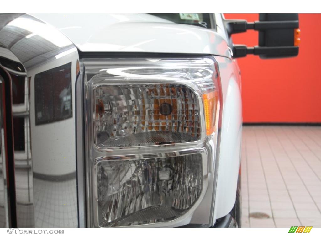 2011 F250 Super Duty Lariat Crew Cab 4x4 - Oxford White / Adobe Two Tone Leather photo #26