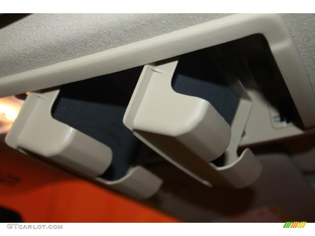 2011 F250 Super Duty Lariat Crew Cab 4x4 - Oxford White / Adobe Two Tone Leather photo #31