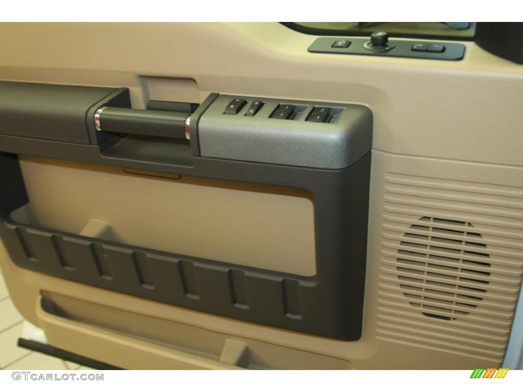 2011 F250 Super Duty Lariat Crew Cab 4x4 - Oxford White / Adobe Two Tone Leather photo #40