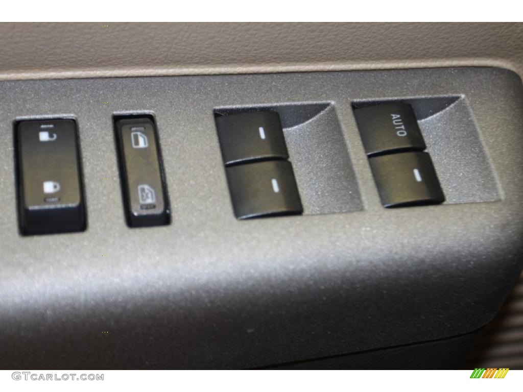 2011 F250 Super Duty Lariat Crew Cab 4x4 - Oxford White / Adobe Two Tone Leather photo #42