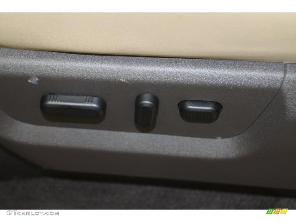 2011 F250 Super Duty Lariat Crew Cab 4x4 - Oxford White / Adobe Two Tone Leather photo #44