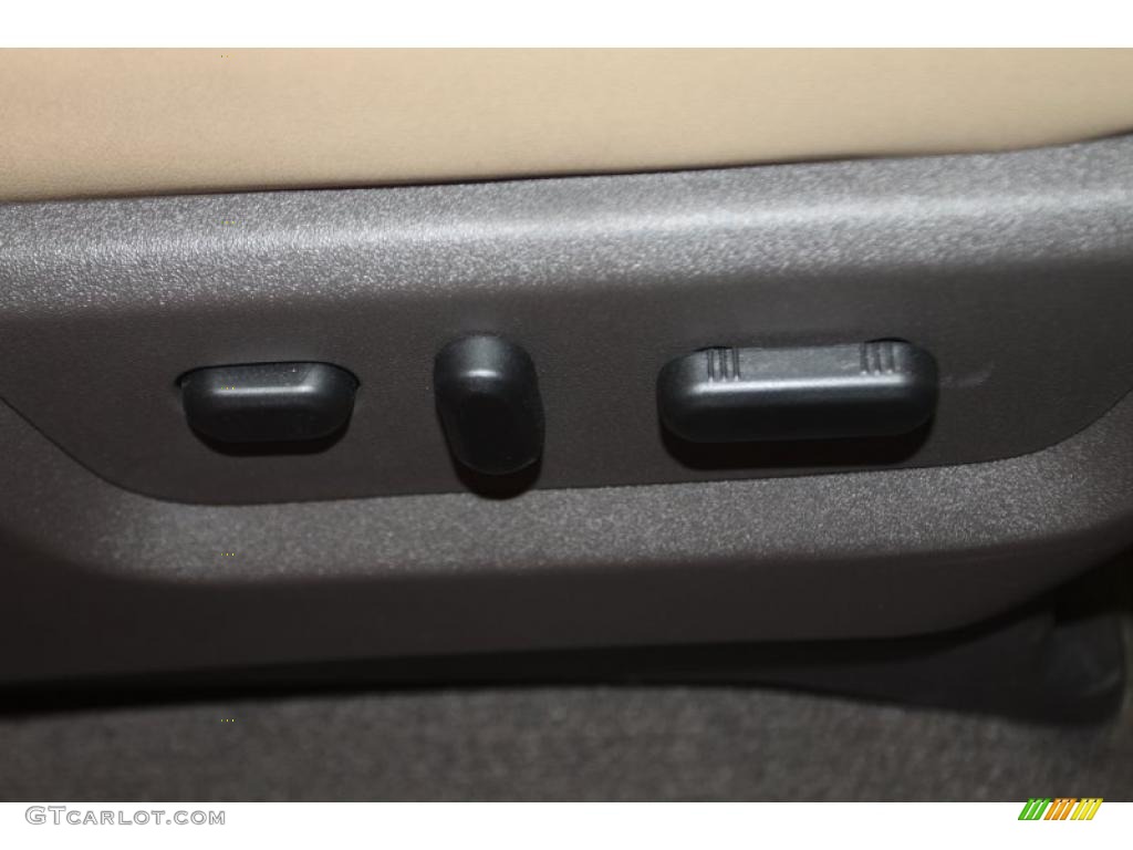 2011 F250 Super Duty Lariat Crew Cab 4x4 - Oxford White / Adobe Two Tone Leather photo #53