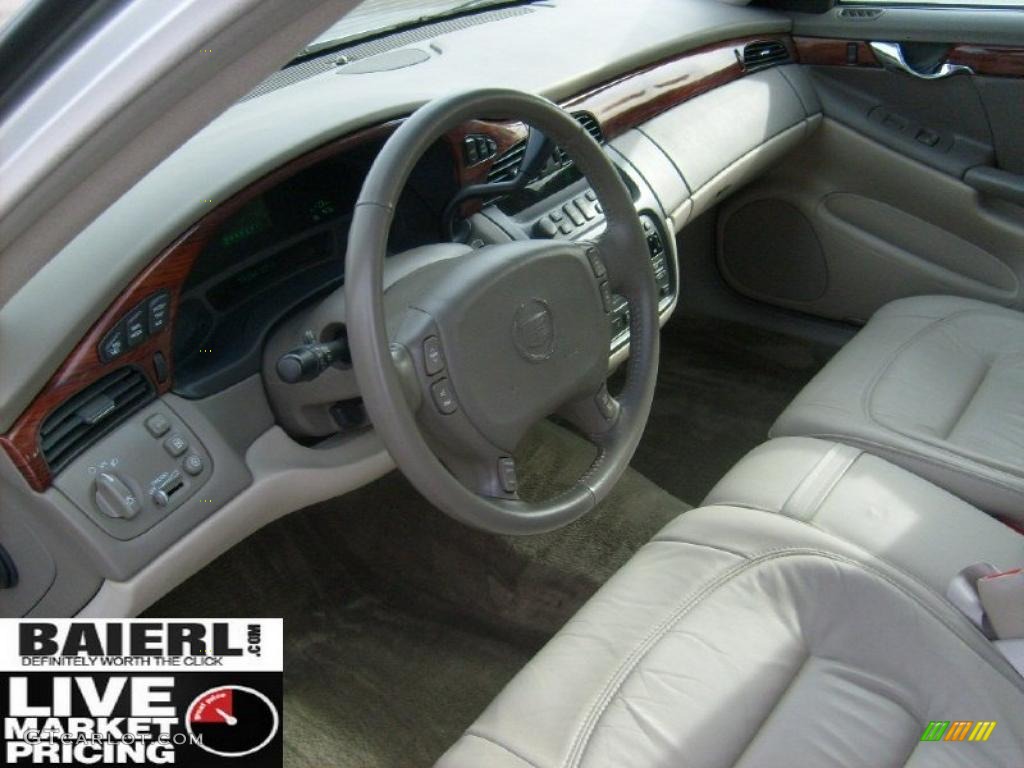 2003 DeVille Sedan - Sterling Silver / Oatmeal photo #10