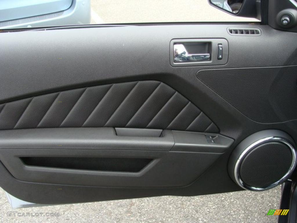 2010 Ford Mustang GT Premium Coupe Charcoal Black Door Panel Photo #46706808