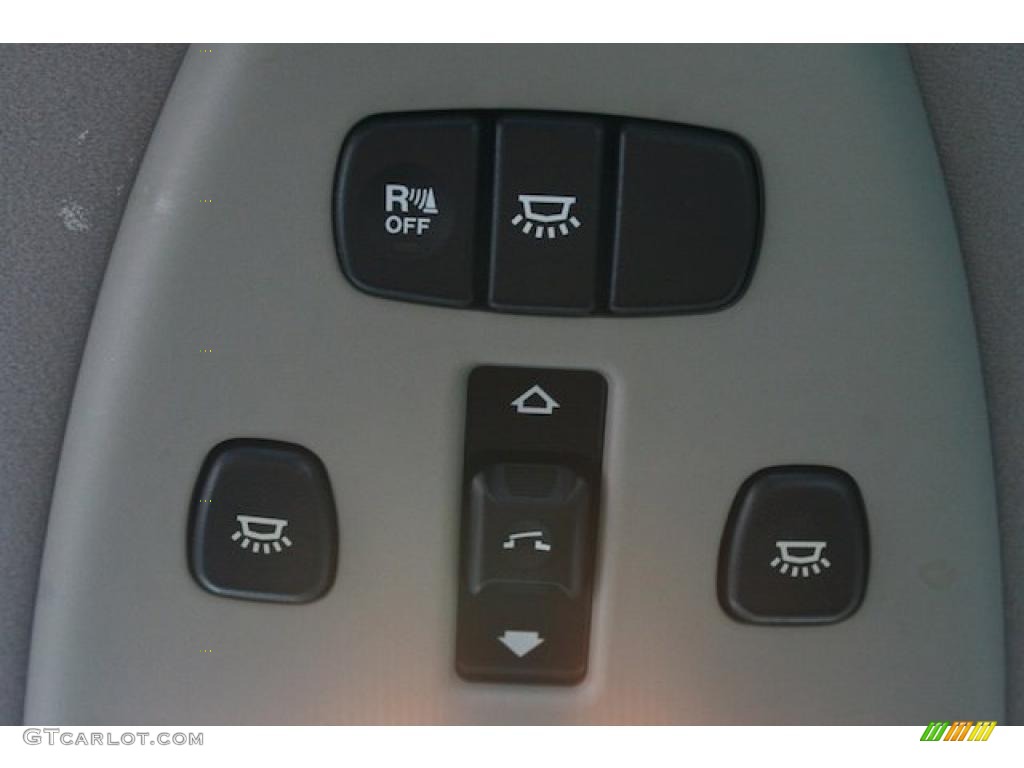 2002 Jaguar S-Type 4.0 Controls Photo #46707924