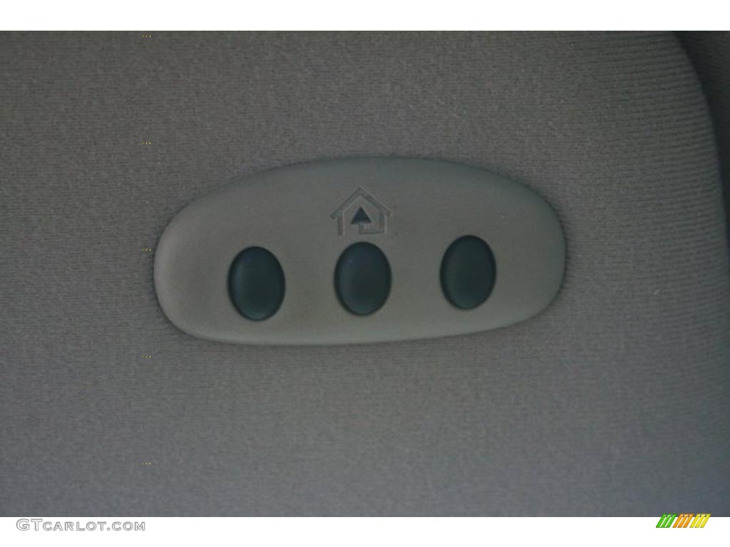 2002 Jaguar S-Type 4.0 Controls Photo #46707939
