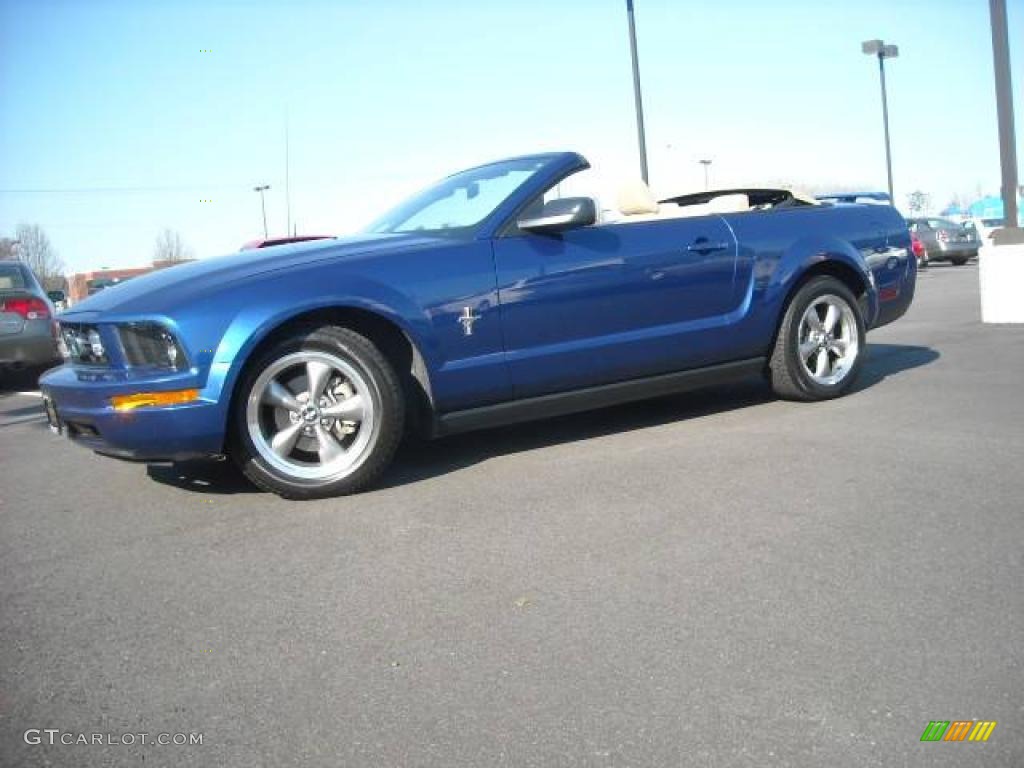 2006 Mustang V6 Deluxe Convertible - Vista Blue Metallic / Light Parchment photo #2