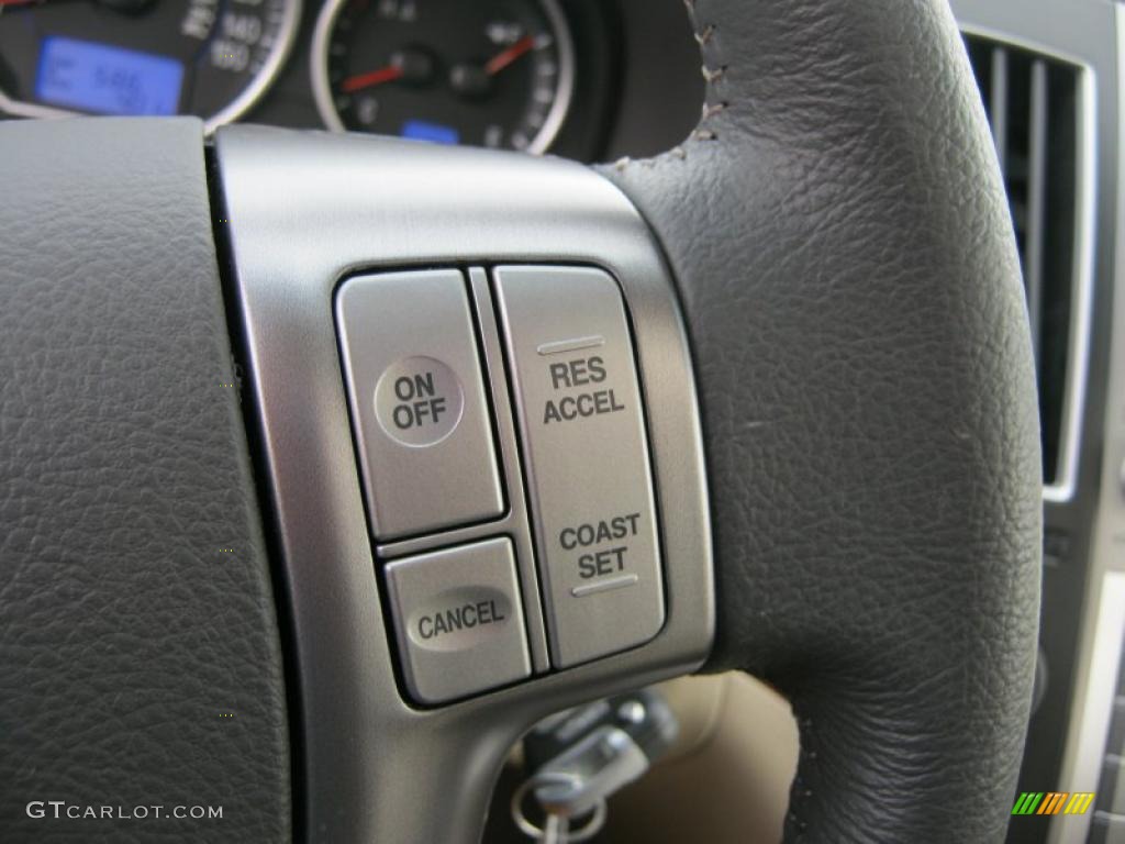 2011 Hyundai Veracruz Limited AWD Controls Photo #46710537