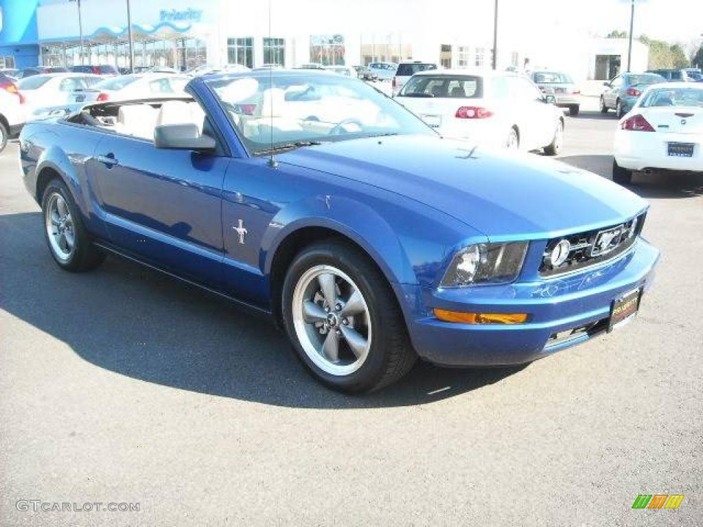 2006 Mustang V6 Deluxe Convertible - Vista Blue Metallic / Light Parchment photo #7