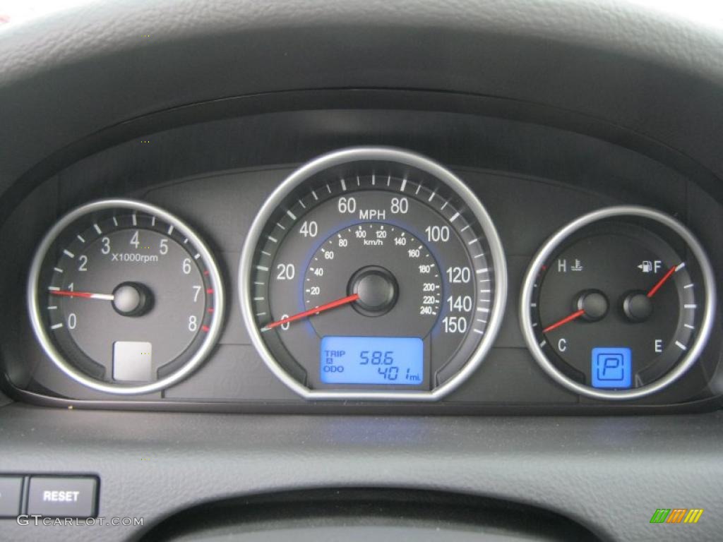 2011 Hyundai Veracruz Limited AWD Gauges Photos
