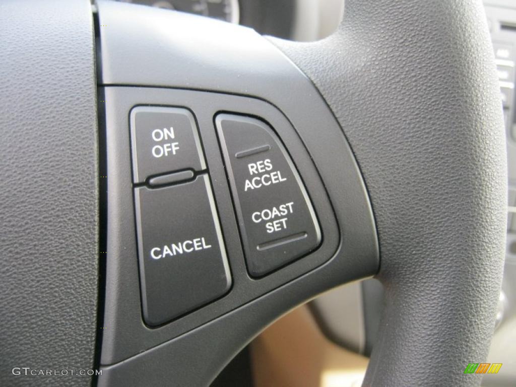 2011 Hyundai Elantra Touring GLS Controls Photo #46711401