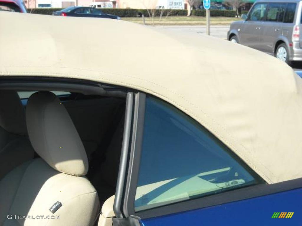 2006 Mustang V6 Deluxe Convertible - Vista Blue Metallic / Light Parchment photo #23