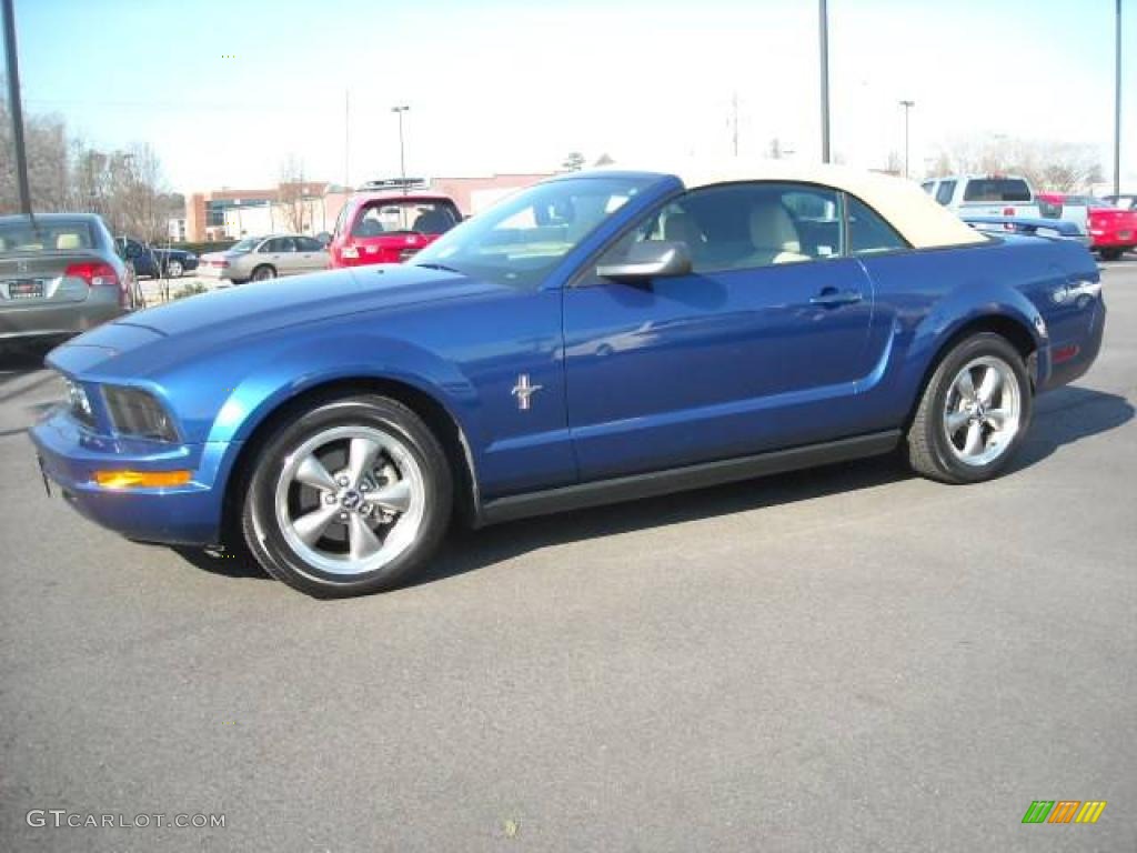 2006 Mustang V6 Deluxe Convertible - Vista Blue Metallic / Light Parchment photo #24
