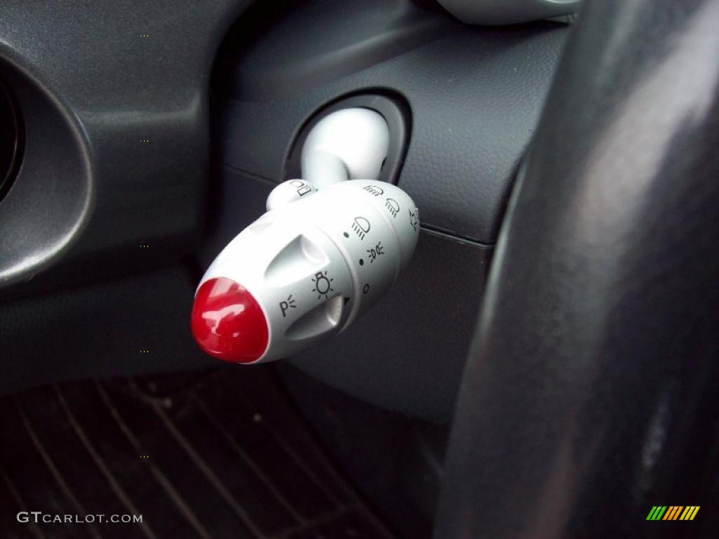 2006 Mini Cooper S Hardtop Controls Photo #46712760
