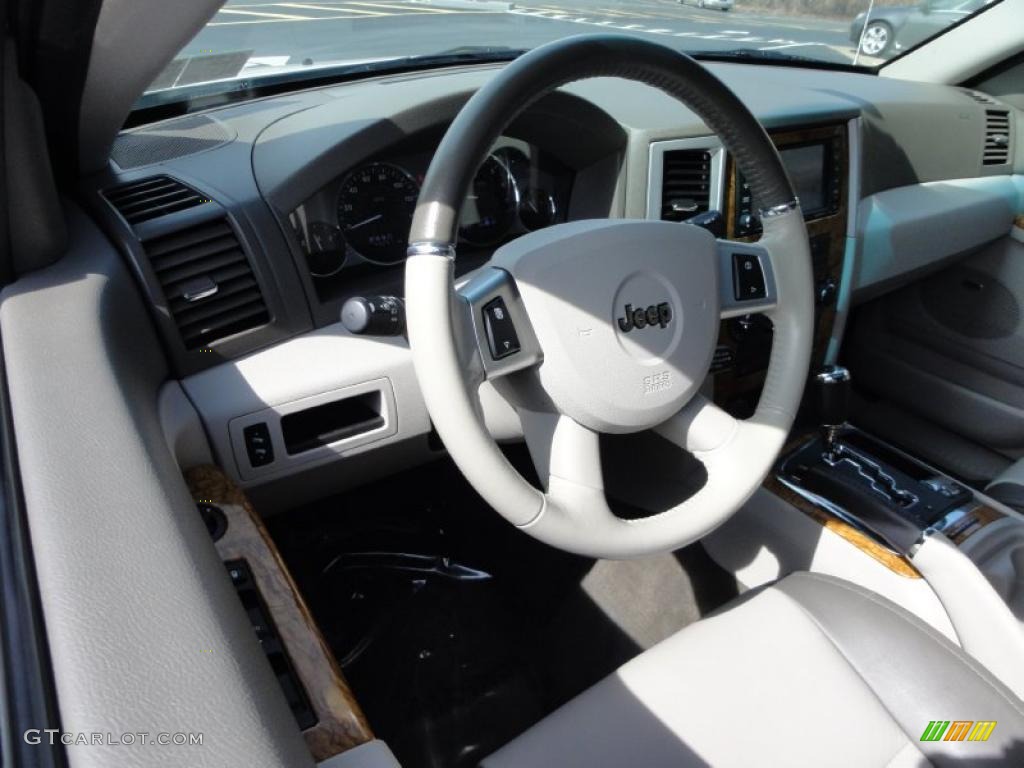 2008 Grand Cherokee Limited 4x4 - Stone White / Dark Khaki/Light Graystone photo #12