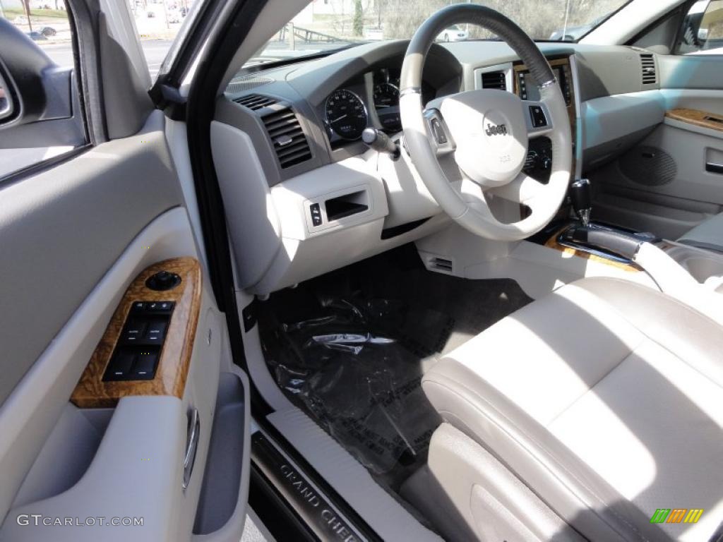 2008 Grand Cherokee Limited 4x4 - Stone White / Dark Khaki/Light Graystone photo #13