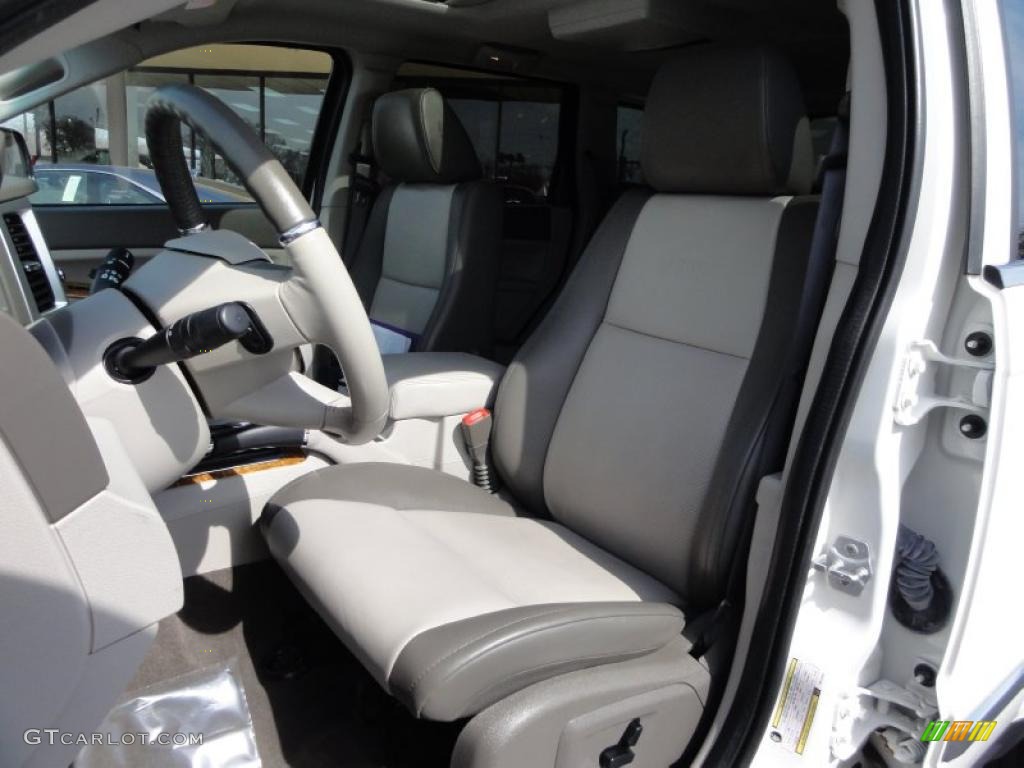 2008 Grand Cherokee Limited 4x4 - Stone White / Dark Khaki/Light Graystone photo #17