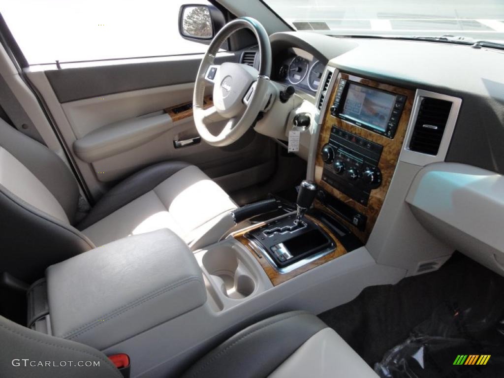 2008 Grand Cherokee Limited 4x4 - Stone White / Dark Khaki/Light Graystone photo #19