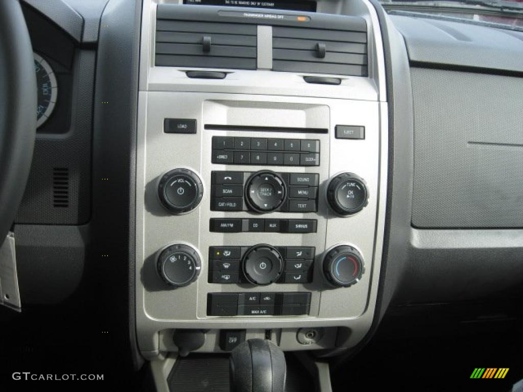 2011 Ford Escape XLT Controls Photo #46714176