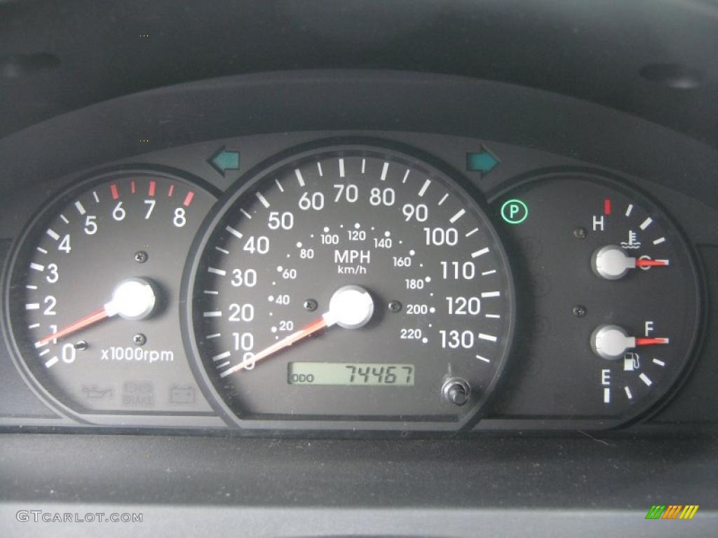 2003 Kia Sorento EX 4WD Gauges Photos