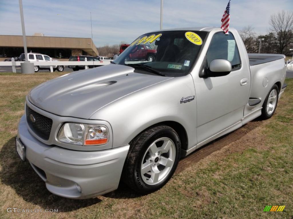 Silver Metallic 2000 Ford F150 SVT Lightning Exterior Photo #46716108