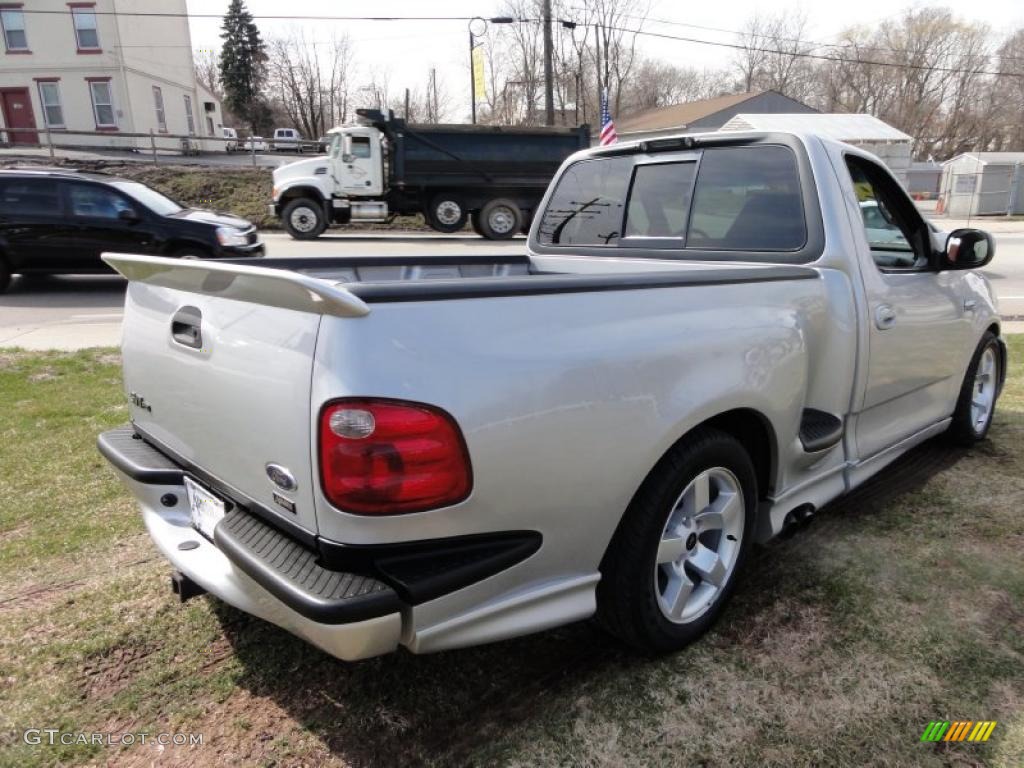 Silver Metallic 2000 Ford F150 SVT Lightning Exterior Photo #46716201