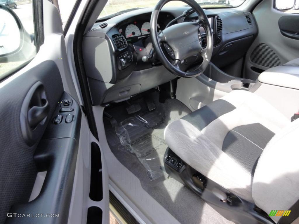 Dark Graphite Interior 2000 Ford F150 SVT Lightning Photo #46716279