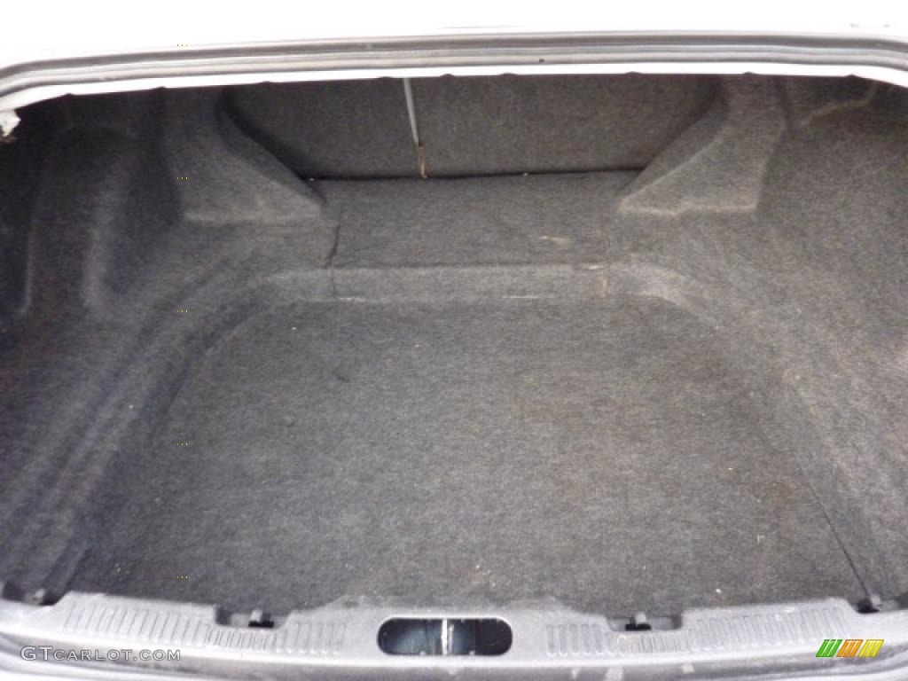 2006 Ford Five Hundred SE AWD Trunk Photo #46716513