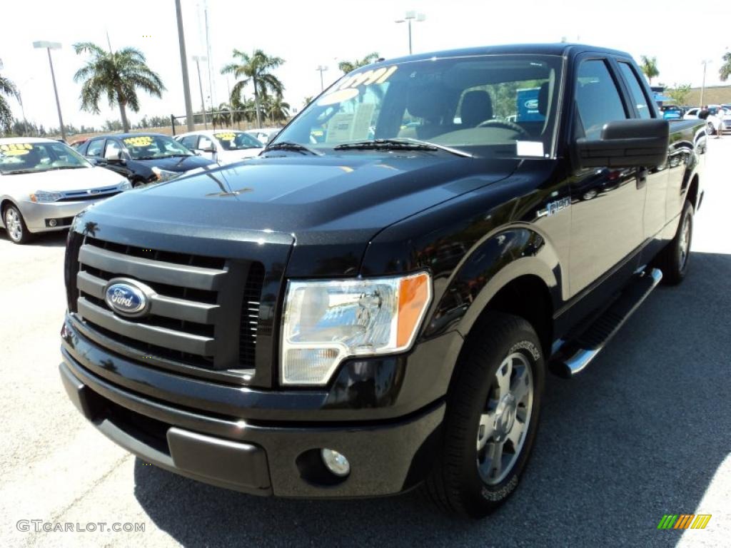 2010 F150 STX SuperCab - Tuxedo Black / Medium Stone photo #13