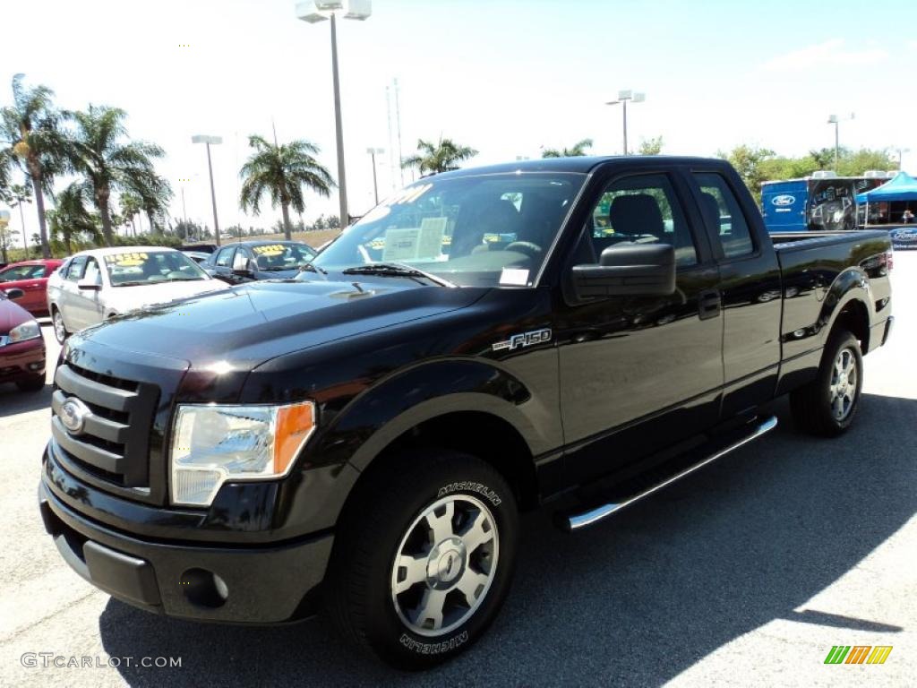 2010 F150 STX SuperCab - Tuxedo Black / Medium Stone photo #14