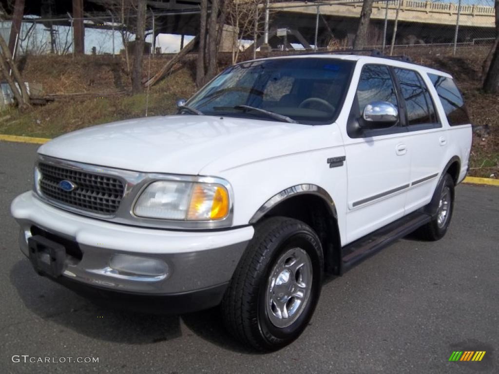 1997 Expedition XLT 4x4 - Oxford White / Medium Prairie Tan photo #1