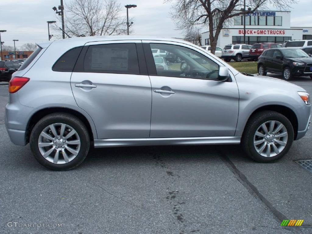 Cool Silver Metallic 2011 Mitsubishi Outlander Sport SE Exterior Photo #46718334