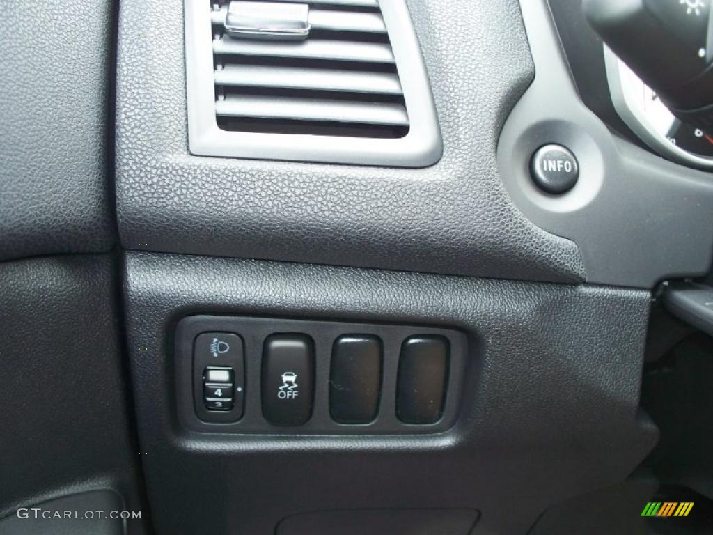 2011 Mitsubishi Outlander Sport SE Controls Photo #46718688