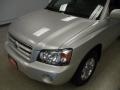 Millenium Silver Metallic - Highlander V6 Photo No. 4