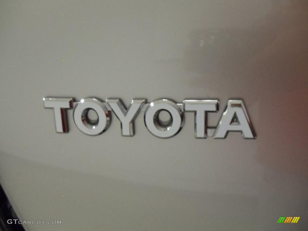 2007 Toyota Highlander V6 Marks and Logos Photos