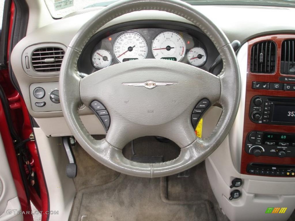 2006 Chrysler Town & Country Limited Dark Khaki/Light Graystone Steering Wheel Photo #46719345