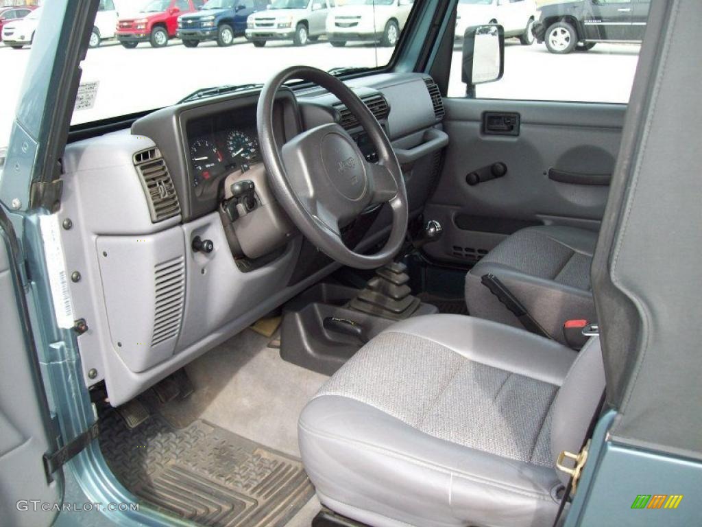 Gray Interior 1998 Jeep Wrangler SE 4x4 Photo #46719885