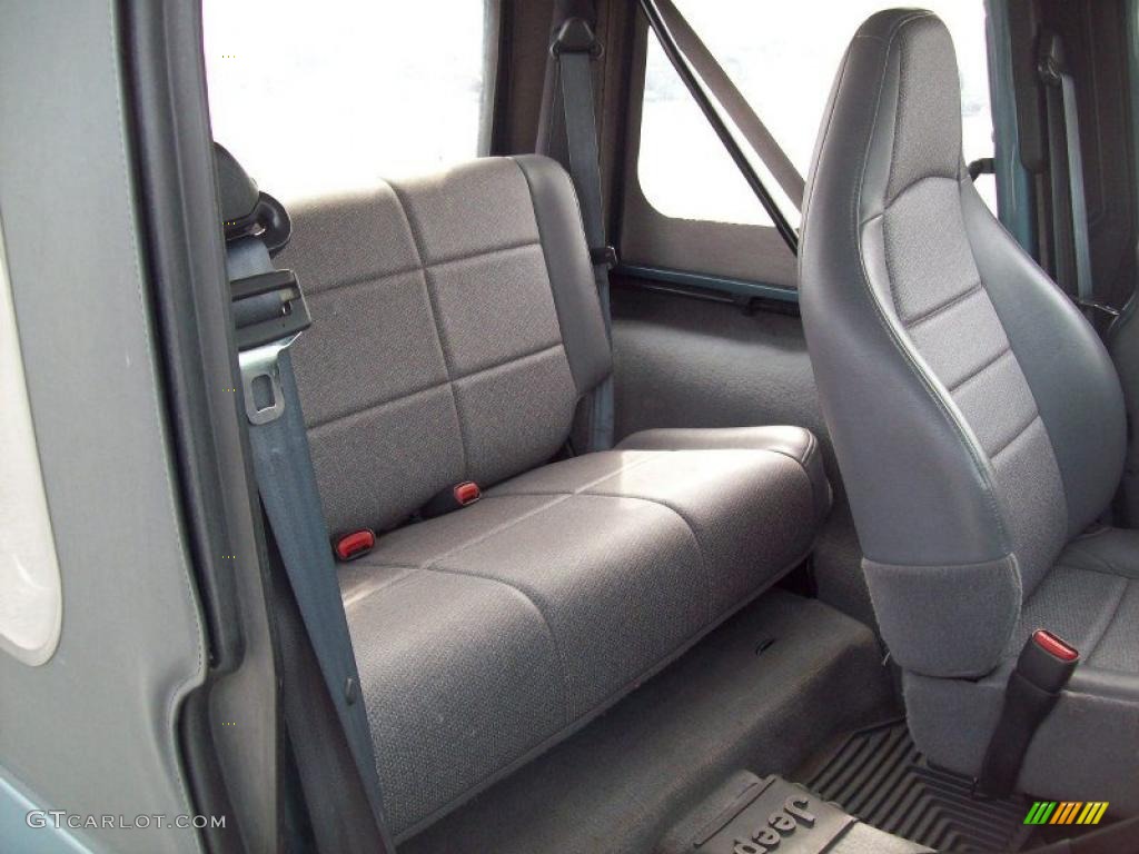 Gray Interior 1998 Jeep Wrangler SE 4x4 Photo #46719948